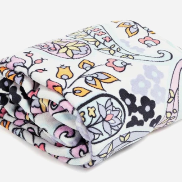 New Vera Bradley Throw fleece Blanket 50 x 80 Maddalena Paisley Soft